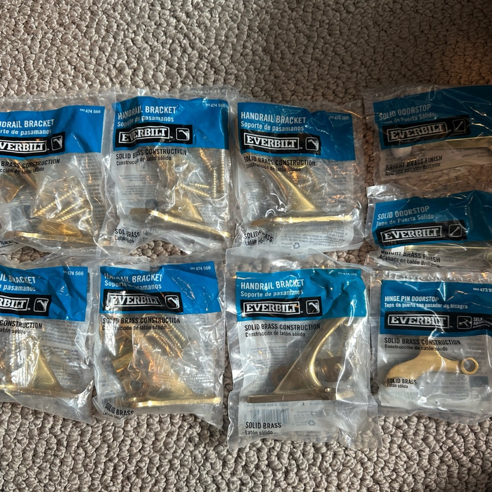 NWT Everbilt Handrail Brackets (6), Solid Doorstop (2) and Hinge Pin Doorstop